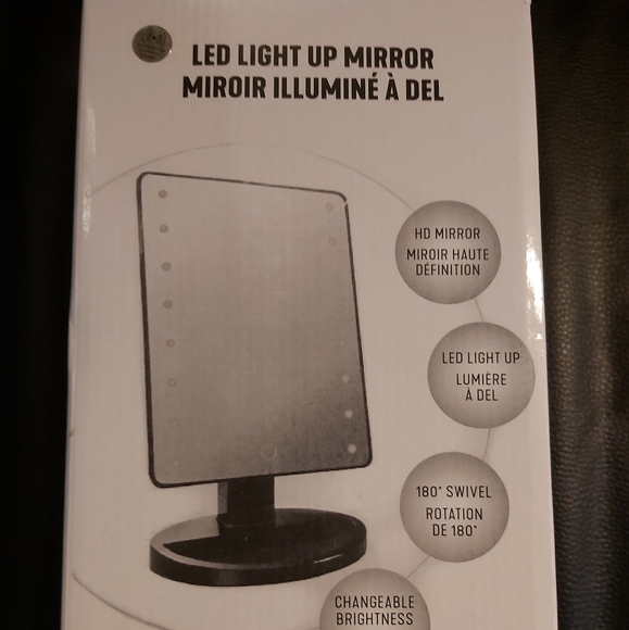 Face mirror with LED lights - Picture 1 of 2